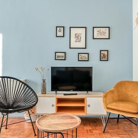Les Couleurs Du Monde ! Parking Et Balcon Apartment Carcassonne Bagian luar foto
