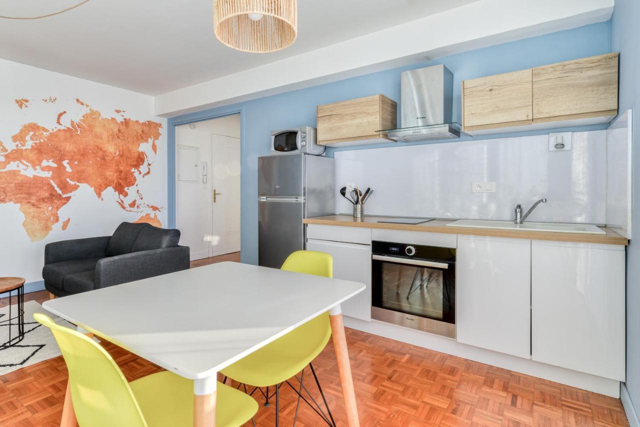 Les Couleurs Du Monde ! Parking Et Balcon Apartment Carcassonne Bagian luar foto