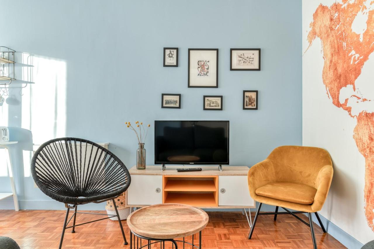 Les Couleurs Du Monde ! Parking Et Balcon Apartment Carcassonne Bagian luar foto