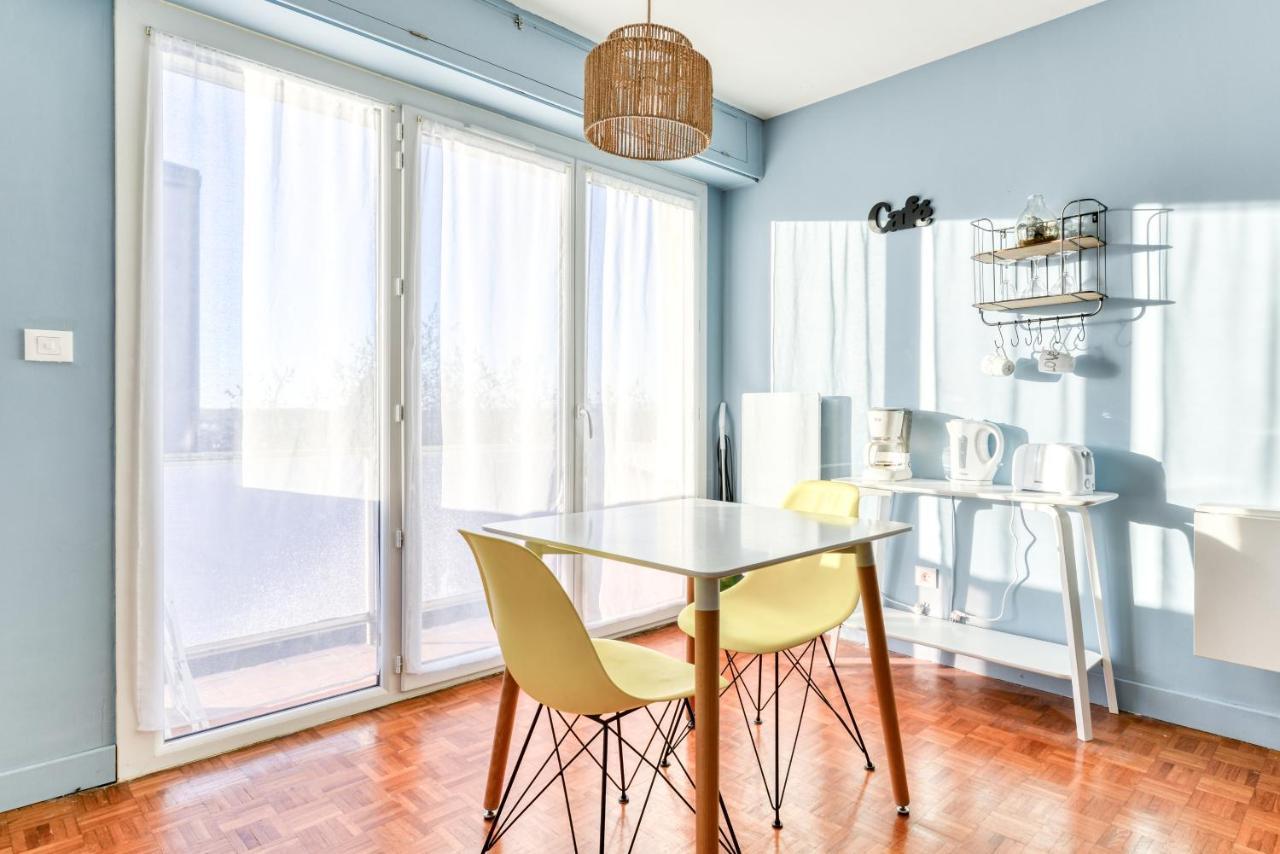 Les Couleurs Du Monde ! Parking Et Balcon Apartment Carcassonne Bagian luar foto