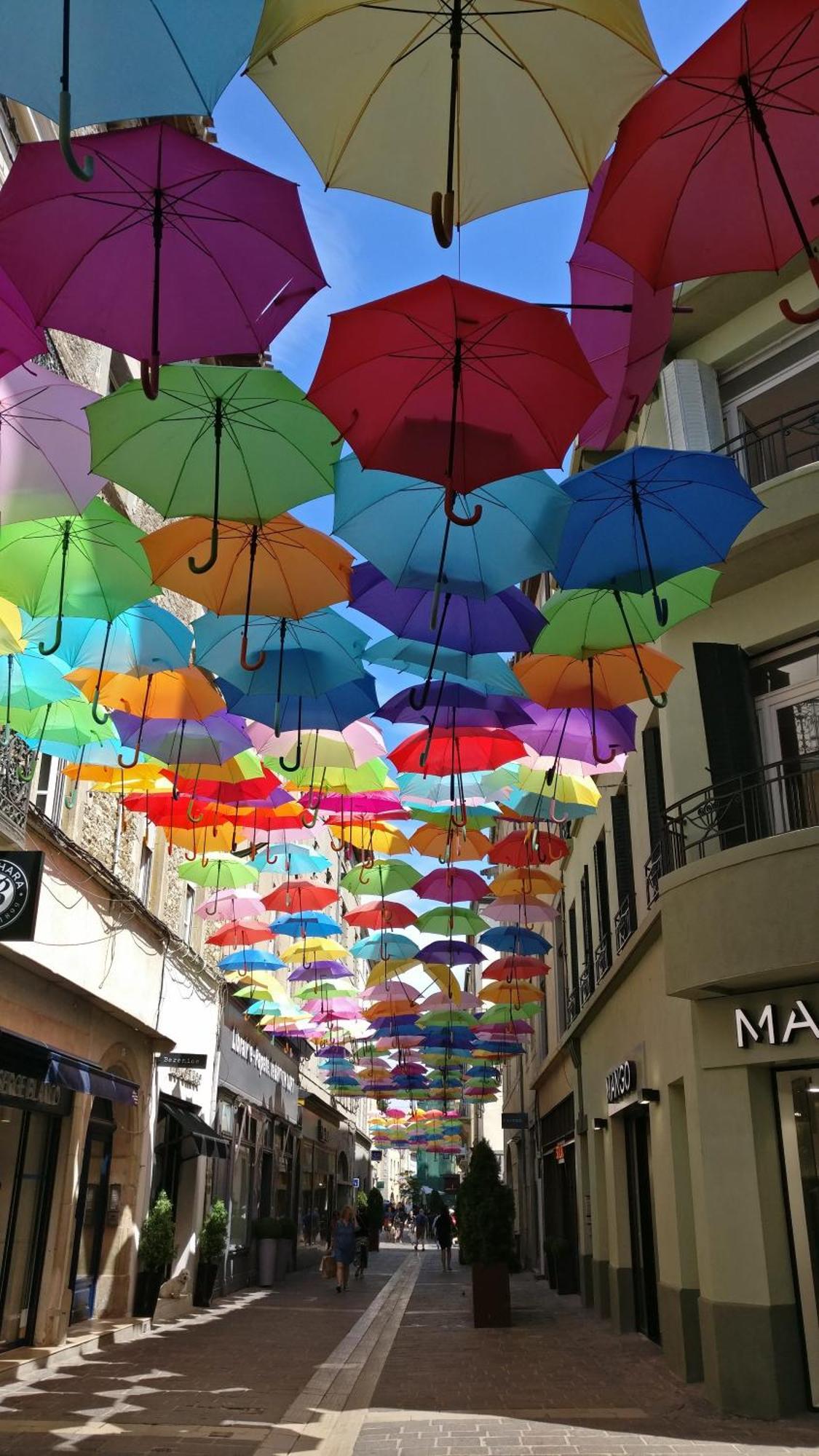 Les Couleurs Du Monde ! Parking Et Balcon Apartment Carcassonne Bagian luar foto