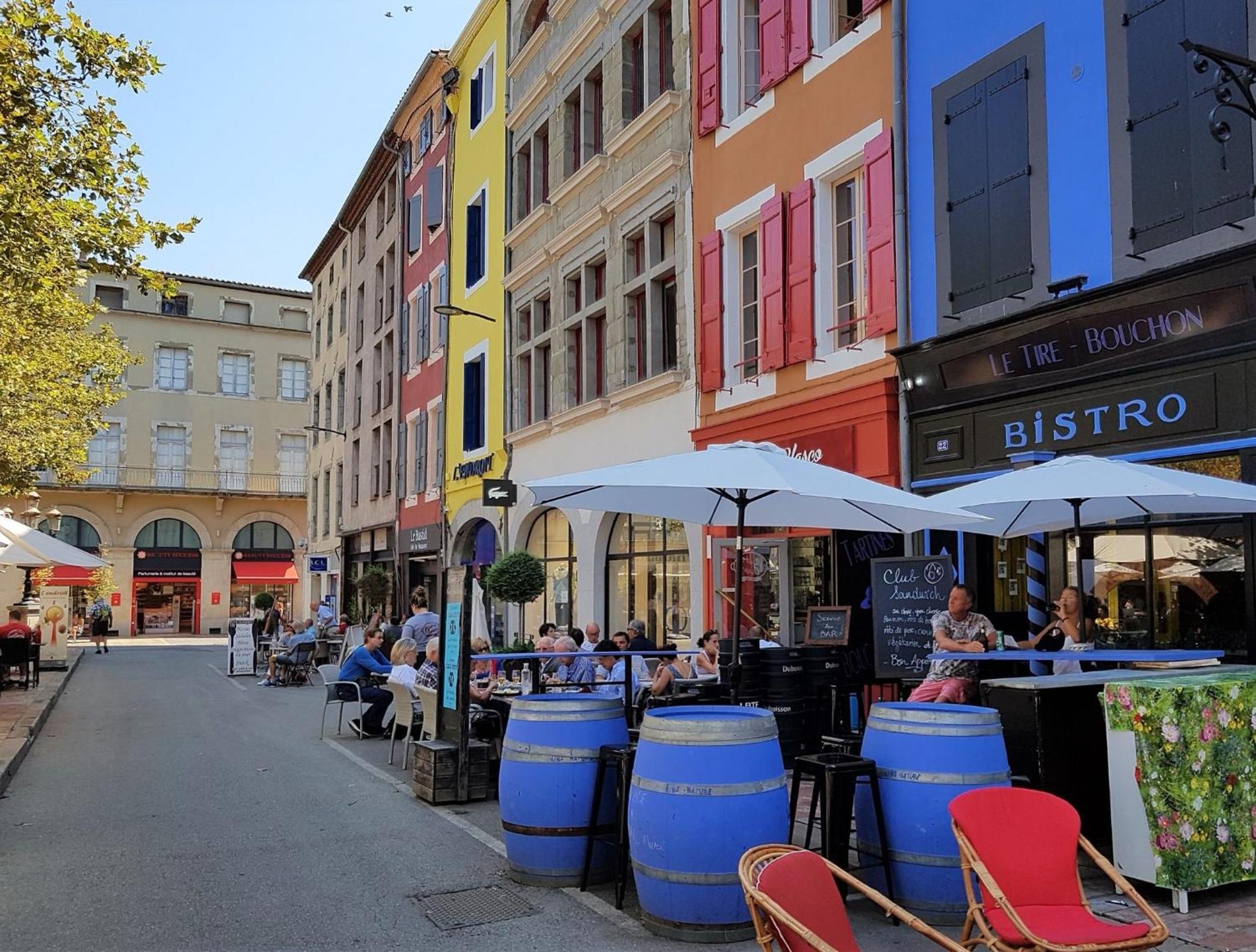 Les Couleurs Du Monde ! Parking Et Balcon Apartment Carcassonne Bagian luar foto